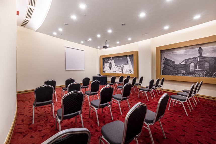 Unterkunft und Transport | Zypern IVF Klinik 24 Grand Pasha Lefkosa Saal